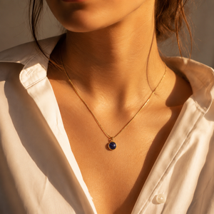 Chain 18K Gold-Plated Slim Chain with Round Dark Blue Pendant - House of Viya