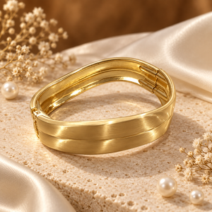 Kadas Gold-Tone Striped Broad Kada