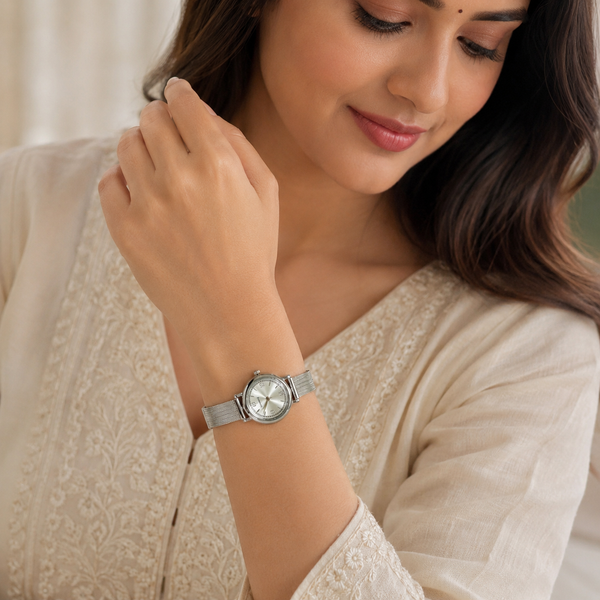 Watches Silver-Tone Round Dial Minimal Mesh Bracelet Watch for Women