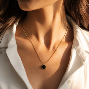 Chain 18K Gold-Plated Refined Chain with Black Round Pendant - House of Viya