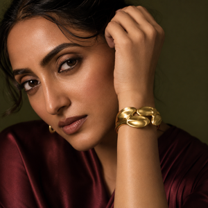 Kadas Gold-Tone Carved Broad Kada